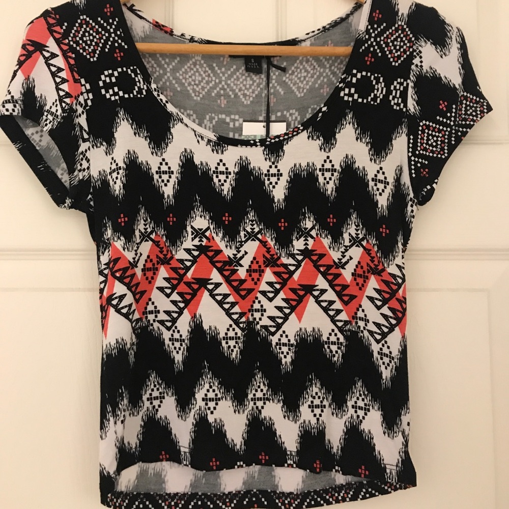 ABOUT A GIRL Aztec Print Crop Top